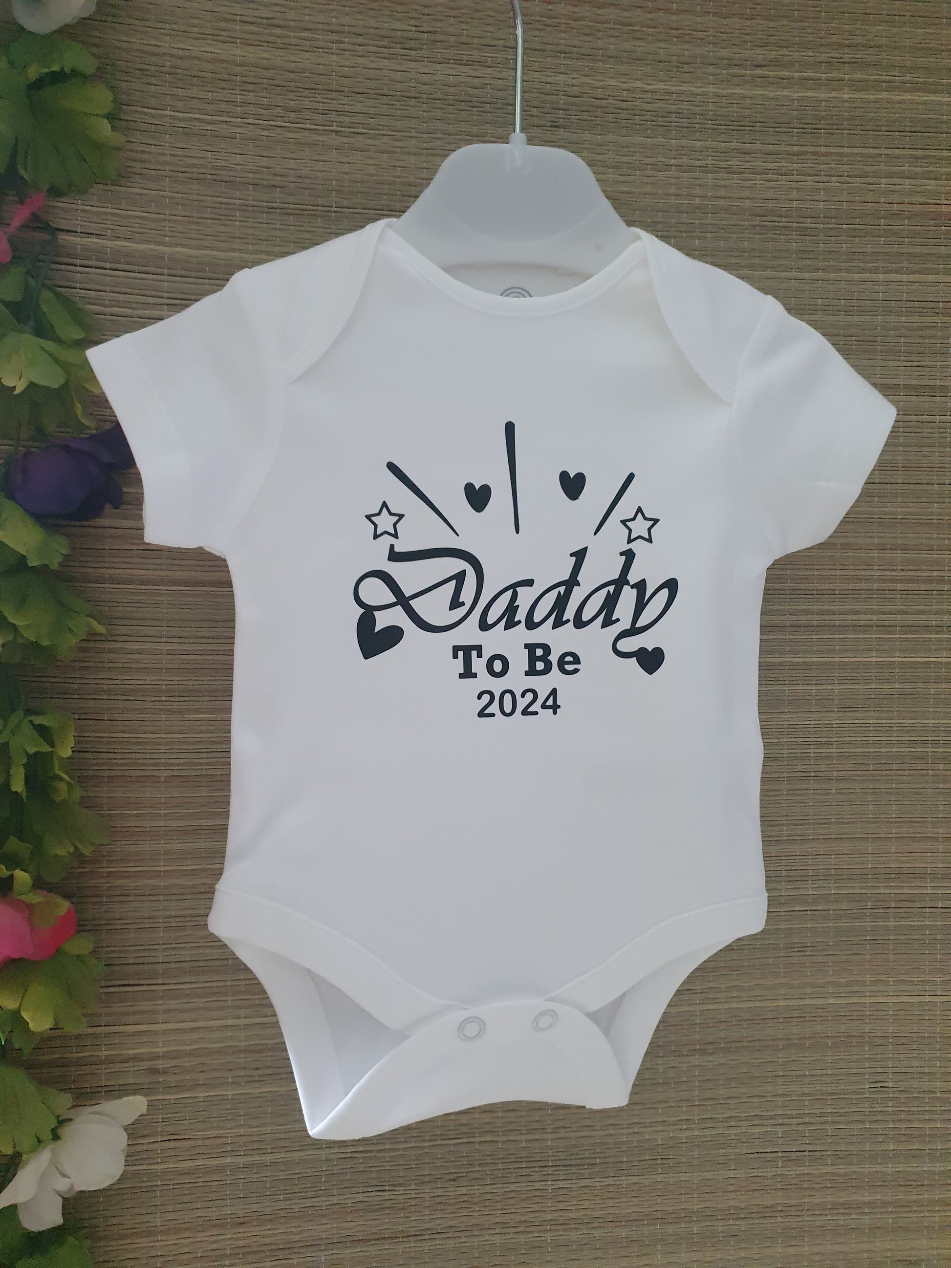 Babyromper daddy to be 2024 is een exclusief en uniek ontwerp van La-Niña.