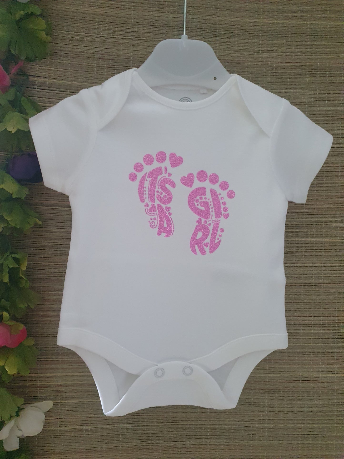 Babyromper It’s a Girl is een uniek design.