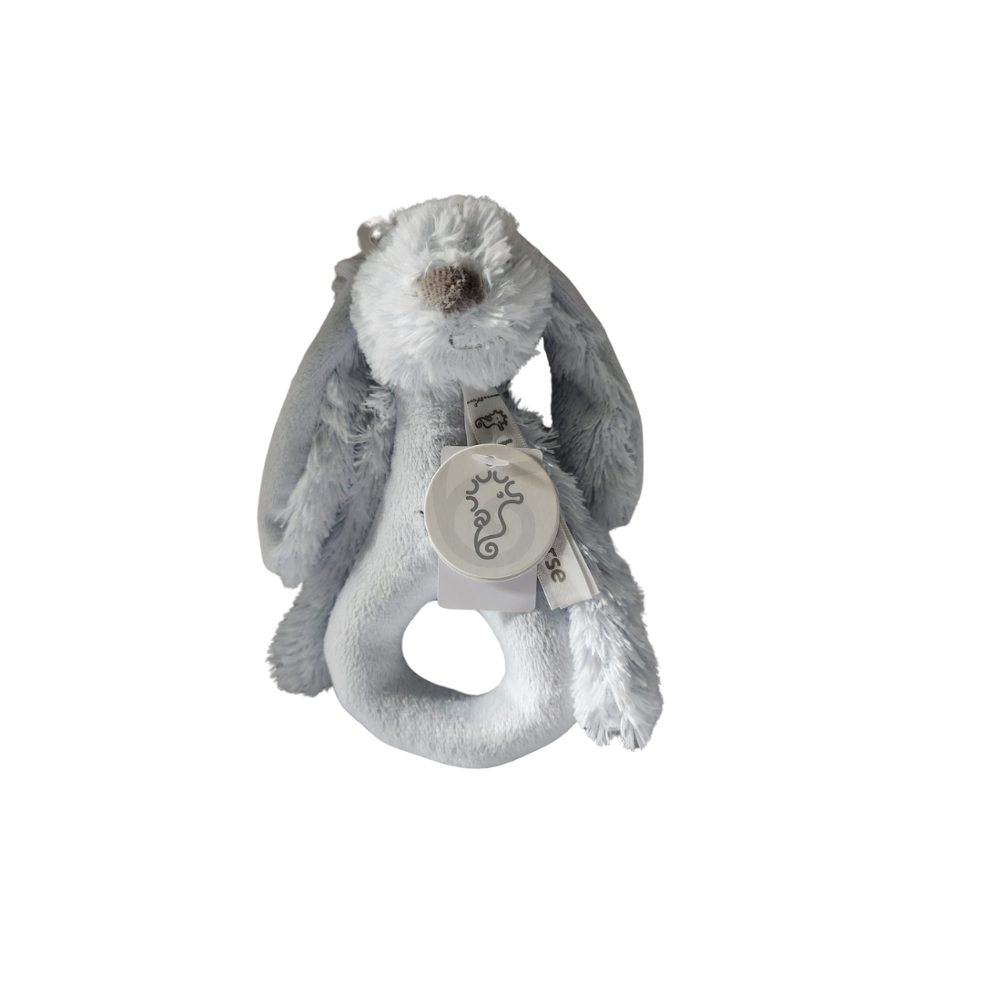Met deze schattige Happy Horse Blue Rabbit Rattle Knuffel hoeft je kindje zich niet meer te vervelen! Rammelaar konijn Richie zorgt voor extra lang speelplezier.